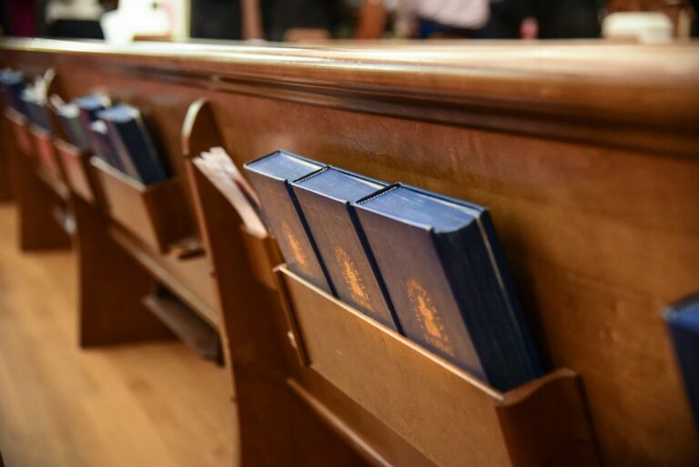 maioria-da-populacao-na-escocia-nao-tem-religiao,-segundo-o-censo