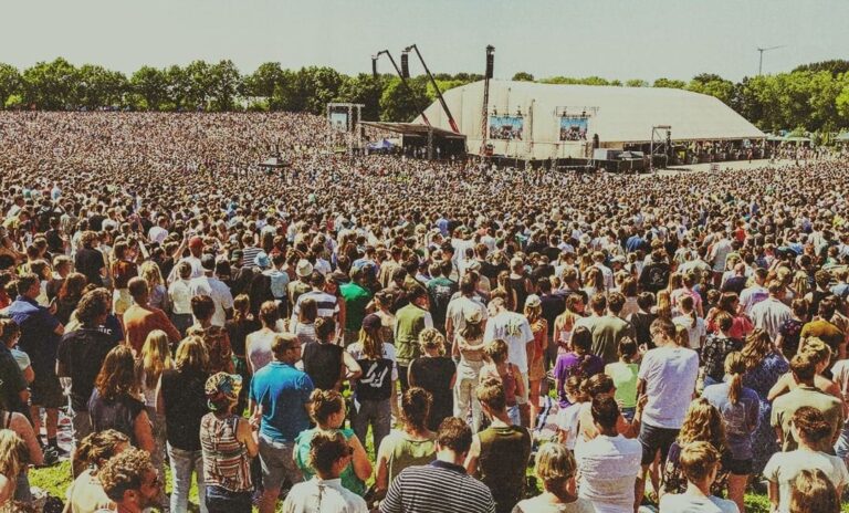 Mais de 60 mil pessoas se reúnem para exaltar Jesus ao ar livre, na Holanda mais-de-60-mil-pessoas-se-reunem-para-exaltar-jesus-ao-ar-livre,-na-holanda
