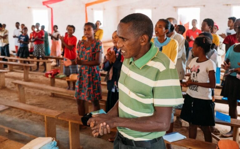 Feiticeiro em Madagascar é libertado e se converte: “Ouvi Deus me chamando” feiticeiro-em-madagascar-e-libertado-e-se-converte:-“ouvi-deus-me-chamando”