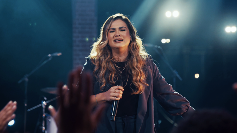 Bruna Olly apresenta o single “Deus Proverá” bruna-olly-apresenta-o-single-“deus-provera”